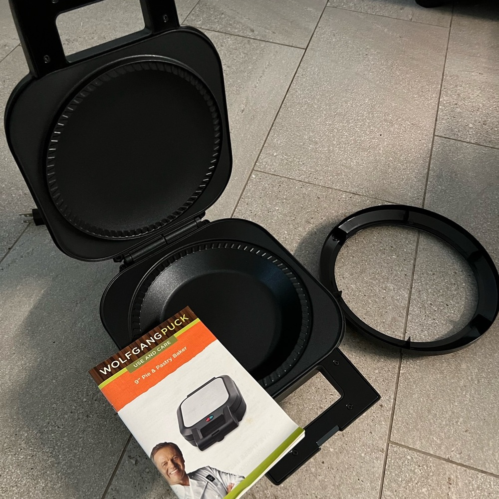 WOLFGANG PUCK 9” PIEMAKER